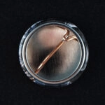 Motiv Button-14 - Der Gnom mit den Krallenhänden (25mm)